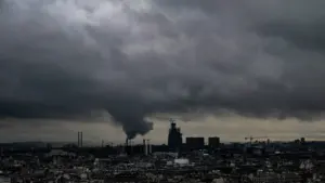 À Courbevoie, chaleur et orages bousculent la journée