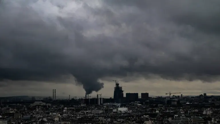 À Courbevoie, chaleur et orages bousculent la journée