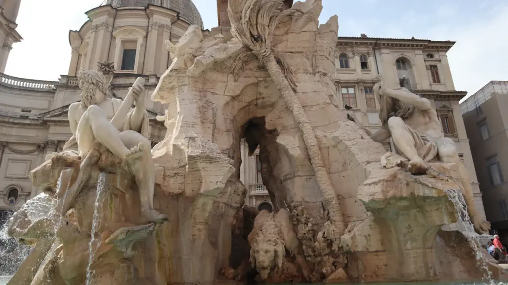 Fontaine des Quatre-Fleuves sculptée par Le Bernin sur la Piazza Navona à Rome.