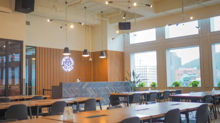 À Marseille, la cantine gratuite s’ouvre à plus d’enfants