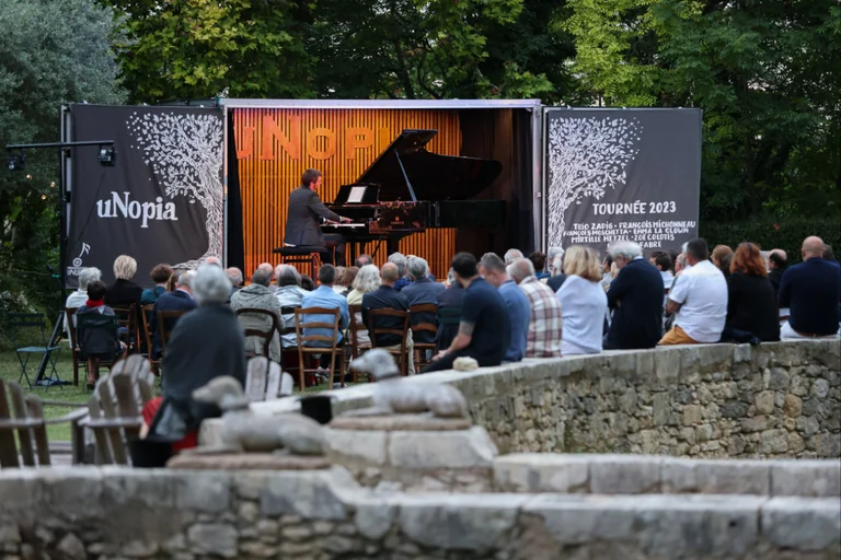 À Montpellier, un piano sur un terrain de basket le 29 juillet