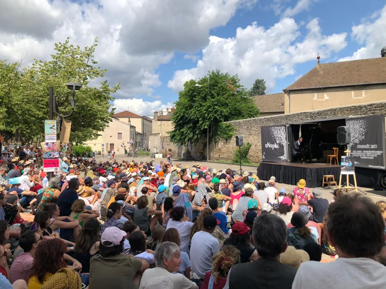 À Montpellier, un piano sur un terrain de basket le 29 juillet