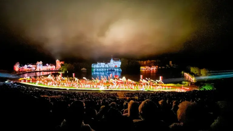 Stand-up à Saint-Étienne : le château passe aux rires