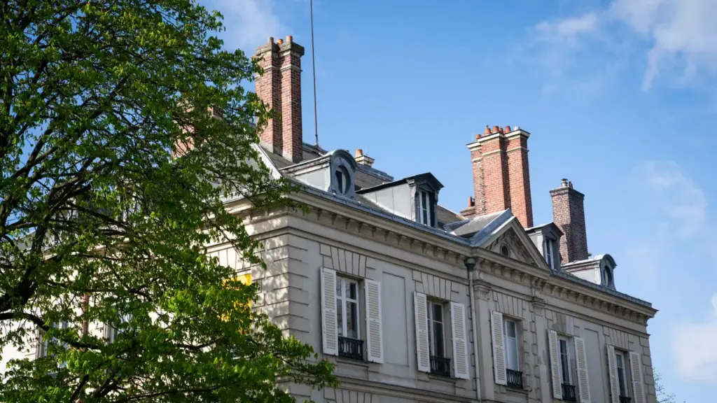 Épinay-sur-Seine : quels services municipaux restent ouverts en août ?