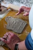 Modelage et sculpture au musée : l’été créatif de Quimper